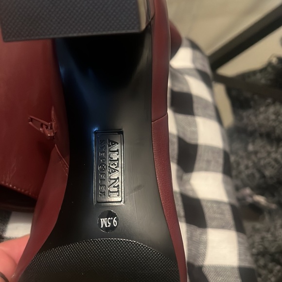 Alfani New Fall Perfect Short Bootie High Stacked Heel Zipper Maroon Square Toe - Picture 3 of 9